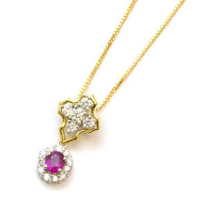 堅固なクロスデザインの迫力ペンダント