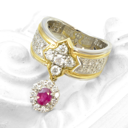 堅固なクロスデザインの迫力リング