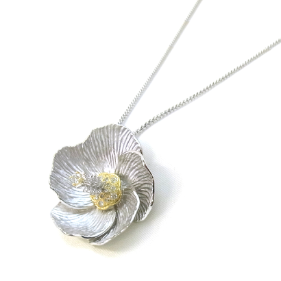 ゆうなのペンダントネックレス