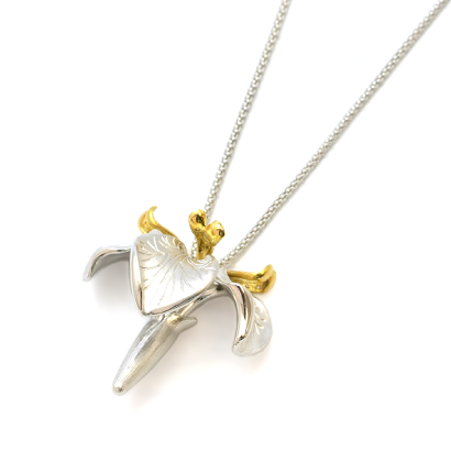 檜扇菖蒲のペンダントネックレス