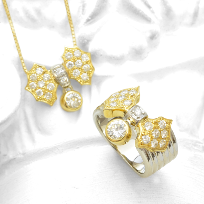 モザイクタイルを組み合わせたリボンジュエリー