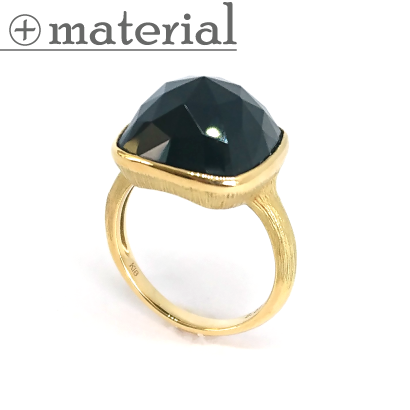 一筋の鏡面ラインが効いたシンプルリング