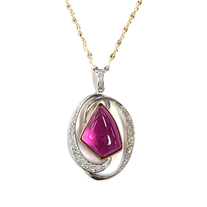 ゴージャスに仕上げたルベライトネックレス