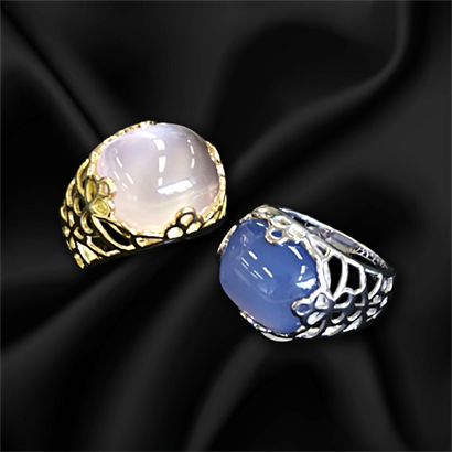 サイドの透かしデザインにこだわったぽってりリング