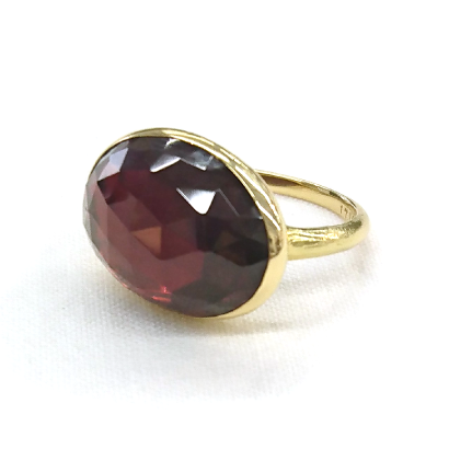大きなローズカットガーネットのシンプルリング