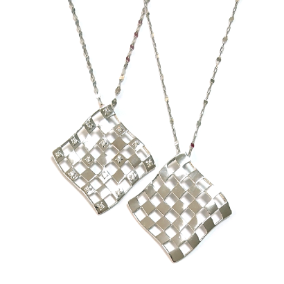 なびくようなラインの市松文様ネックレス