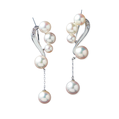 チェーンパールがポイントのイヤークリップ