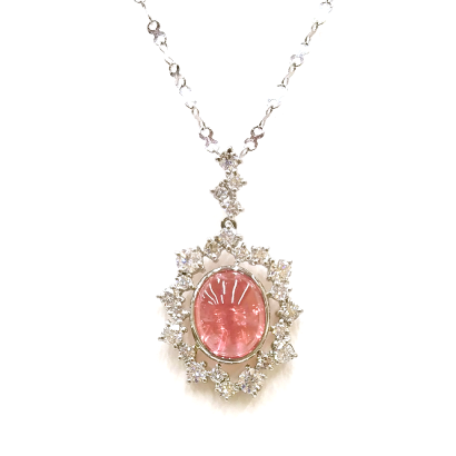 愛らしいピンクのゴージャスペンダント