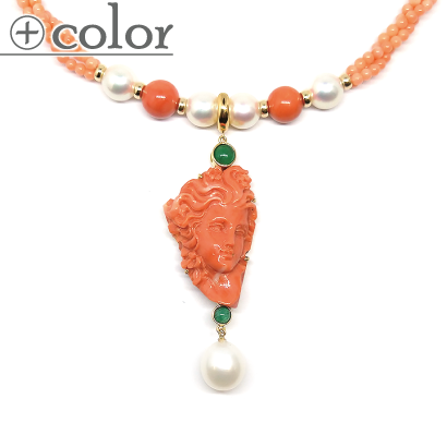 カラーコントラストが美しい珊瑚ネックレス