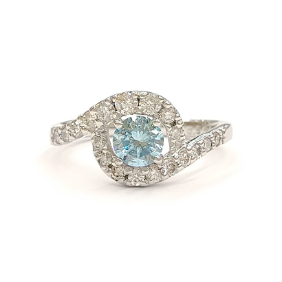 ブルーダイヤのゴージャスリング