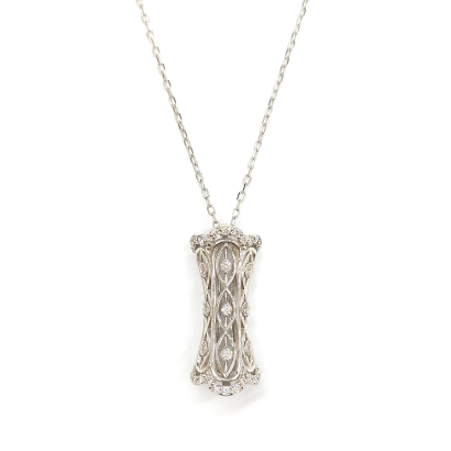 中世建築の柱をイメージしたダイヤネックレス