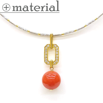 スクエアパーツに丸珠珊瑚が揺れるペンダント